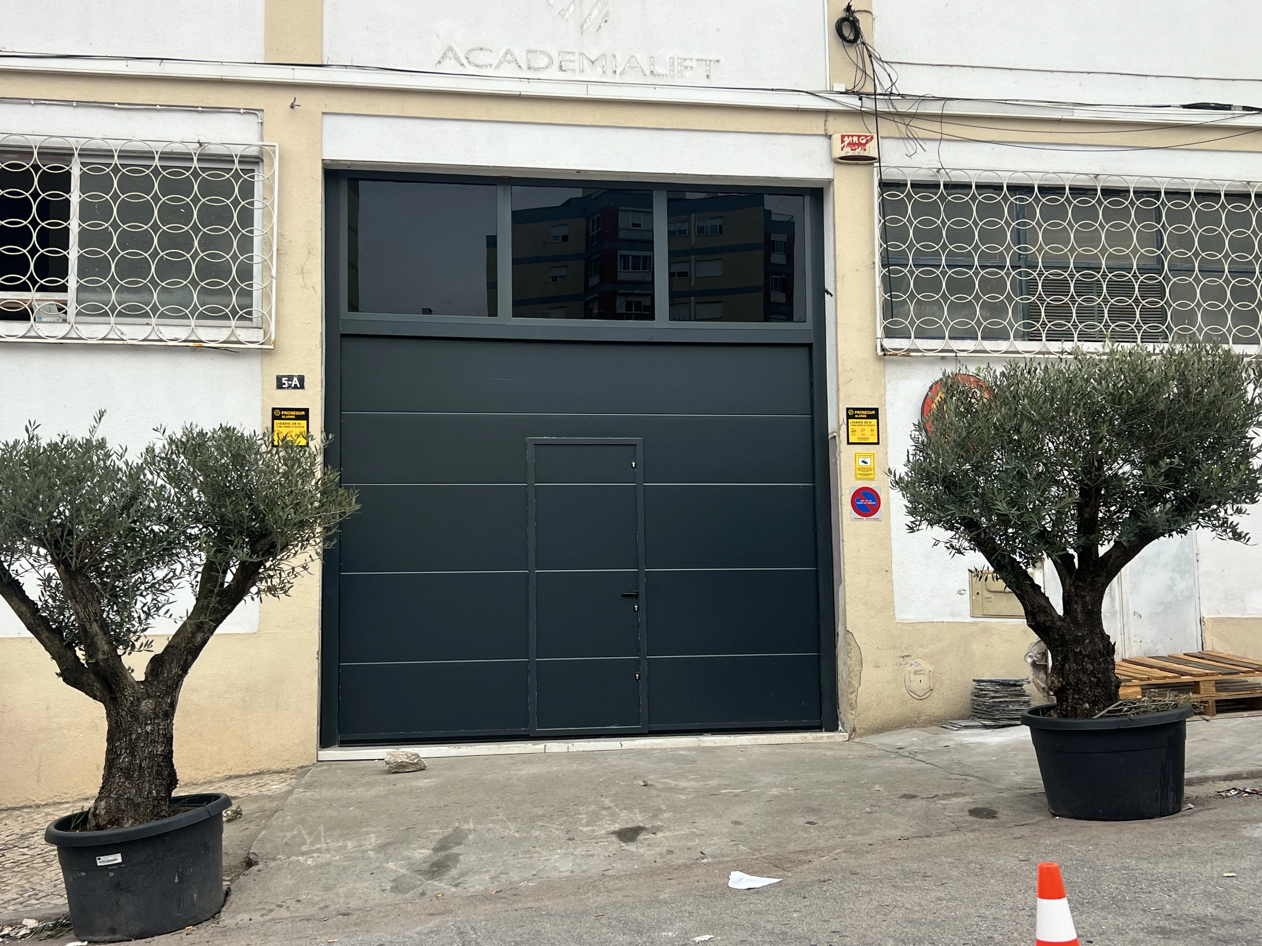 Portão seccional Odivelas
