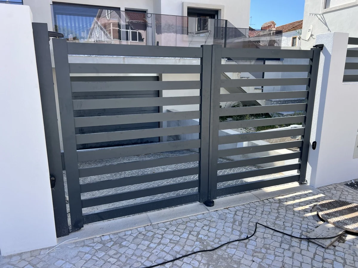 Portão alumínio motor VDS Carregado