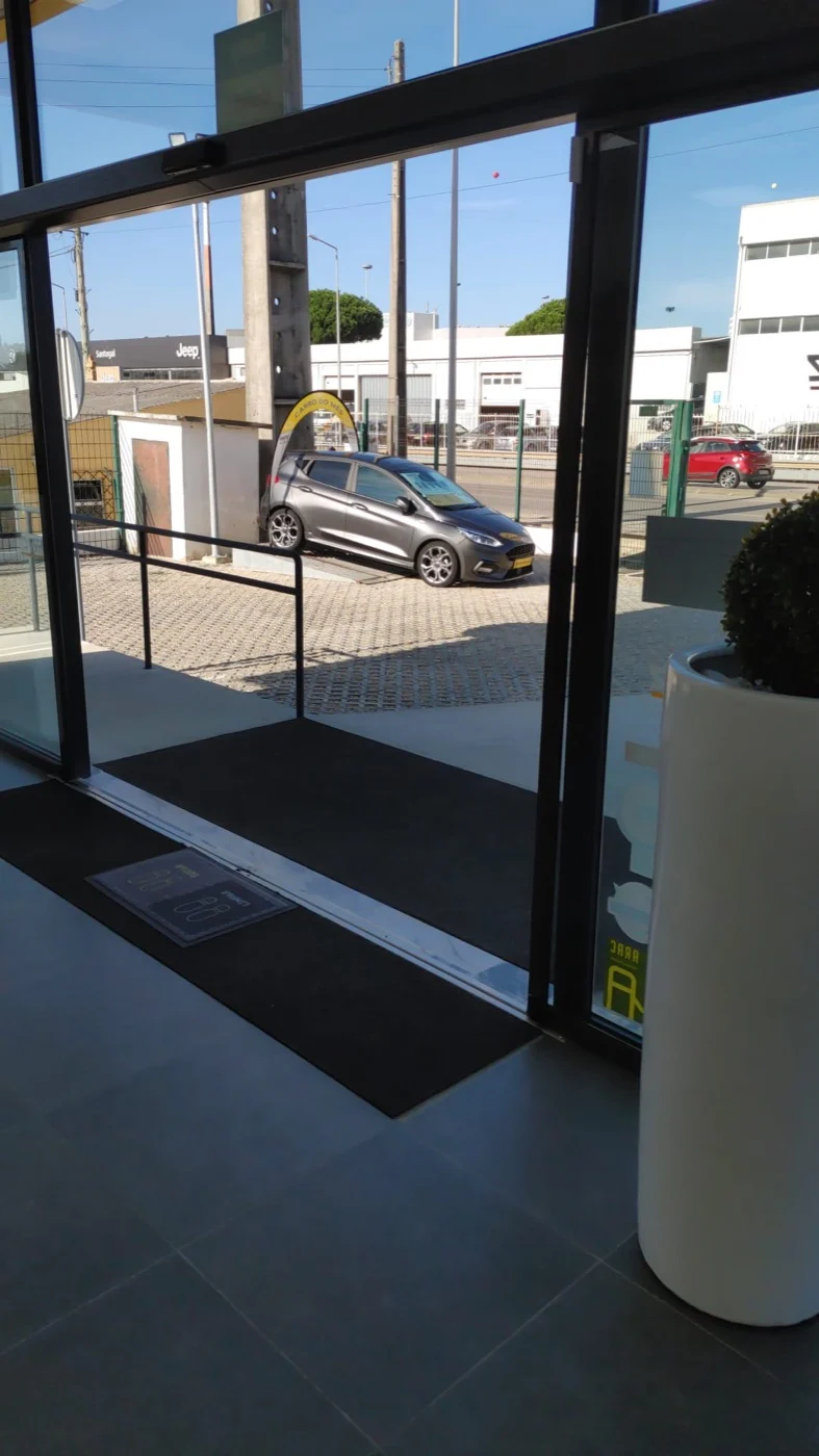Porta automática vidro instalada Mundiporta Lisboa