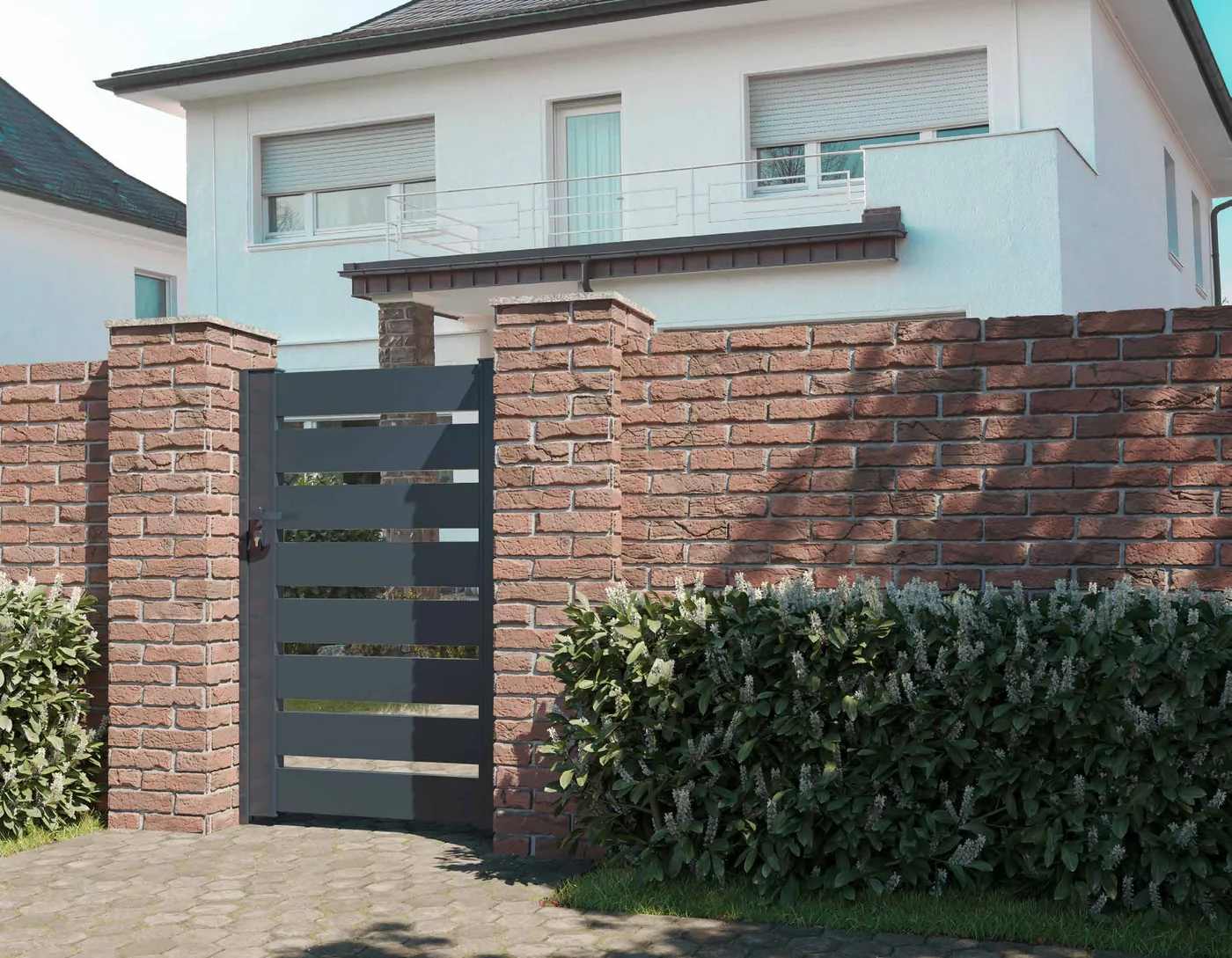 Portão de Alumínio Ripado Horizontal Vazado — porta pedonal instalado