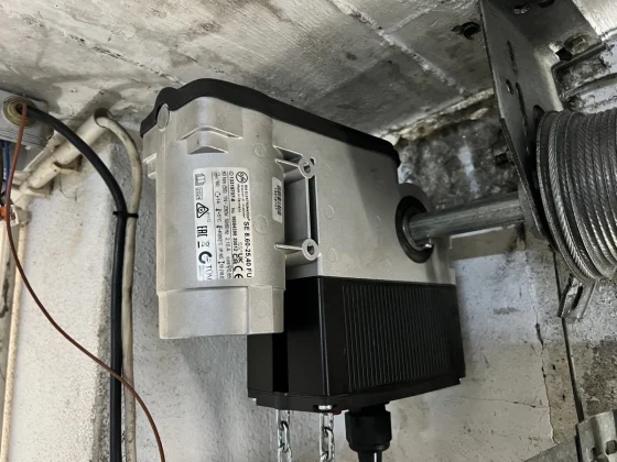 Motor GFA com variador de frequência instalado em Massamá